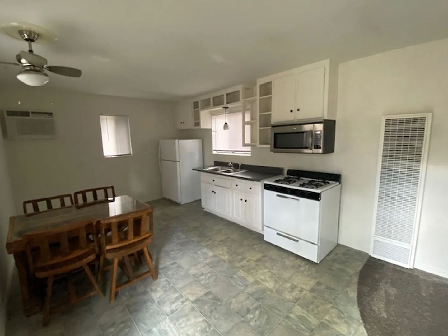 Woodland Apartment — Photo 2