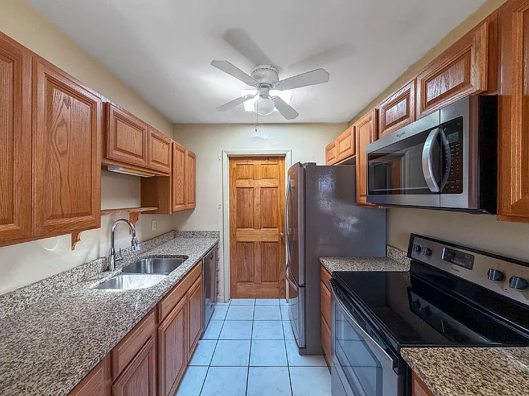 21160 Edgewater Dr — Photo 7