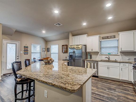 5th image of 3008 Colorado Dr
