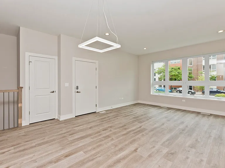 2725 N Ashland Ave #1S — Photo 20