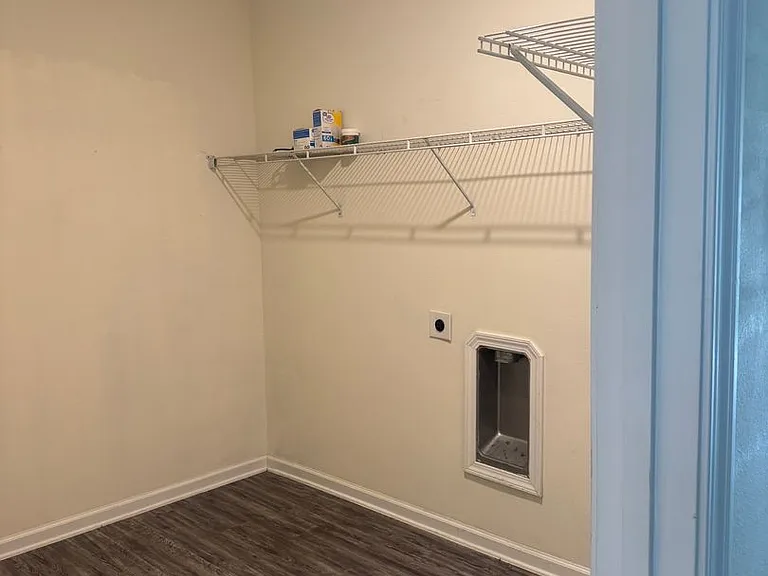 316 Merlin Ct — Photo 29