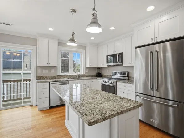 205 Bishop St, Framingham, MA 01702