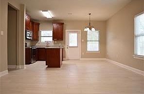 2nd image of 184 Village Oaks Blvd