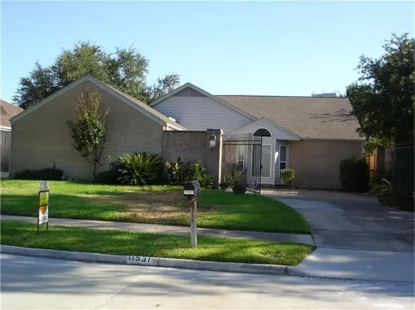 11531 Overbrook Ln, Houston, TX 77077
