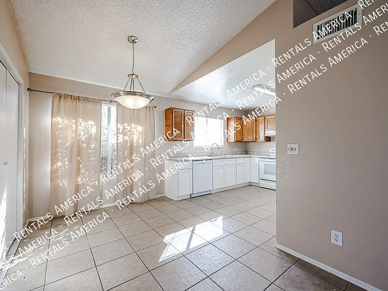 630 E Jensen St #128 — Photo 9