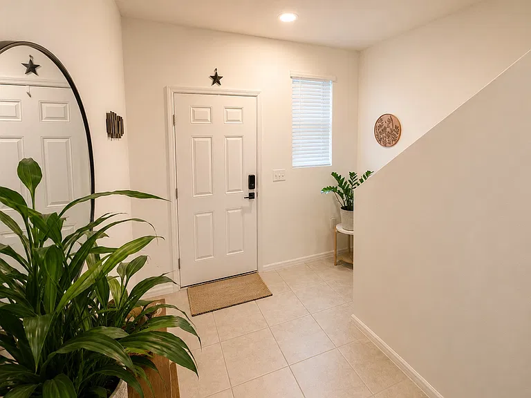 331 Madison Dr — Photo 16