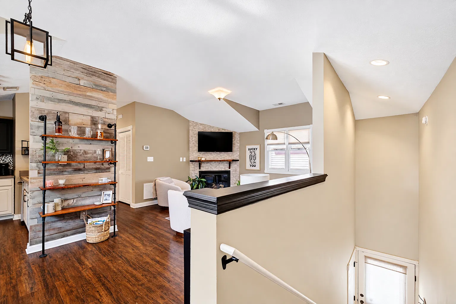 1 bed, 861 sqft, $1,350 — Photo 3