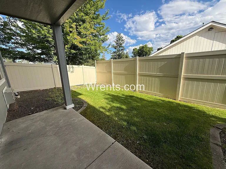 403 S Eastern Rd — Photo 16