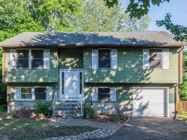 11 Cayuga Ave, Rockaway Twp., NJ 07866