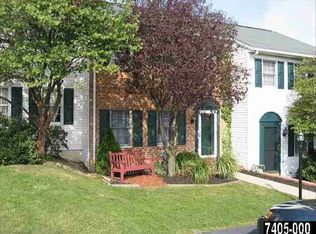 2595 Woodmont Dr, York, PA 17404