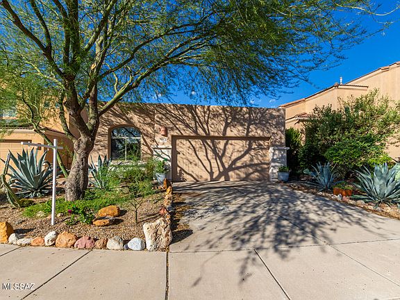 2nd image of 585 E Pima Meadows Dr