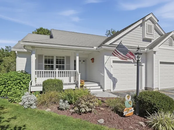 4 Concord Ct #A, Webster, MA 01570