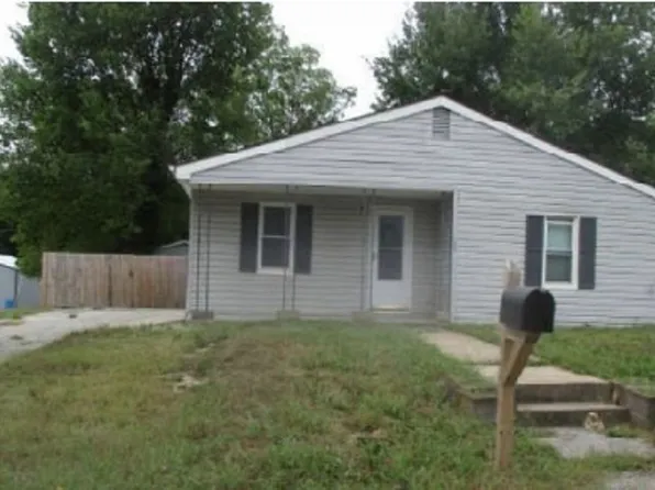 120 E 6th St, Tonganoxie, KS 66086
