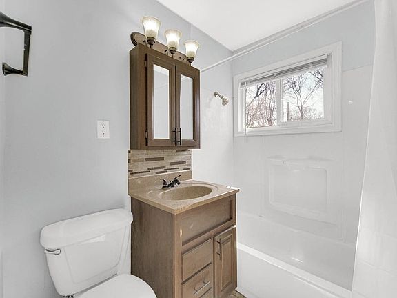 4th image of 5035 W 9th Ave