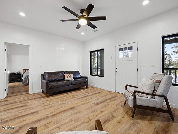 5th image of 2225 Roundabout Way