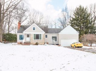 6624 Oakwood Dr, Independence, OH 44131