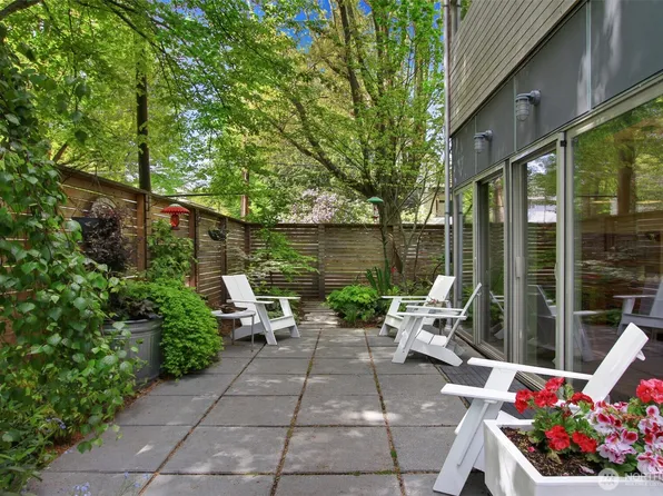 436 26th Avenue S, Seattle, WA 98144