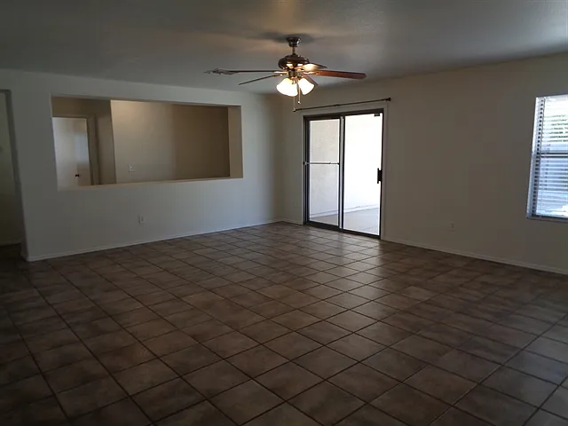 8057 W Hatcher Rd — Photo 6