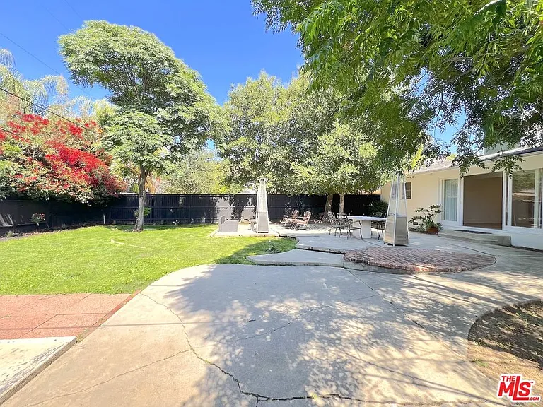 21905 Viscanio Rd — Photo 27