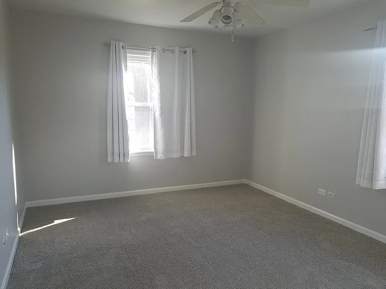 418 E High St — Photo 5