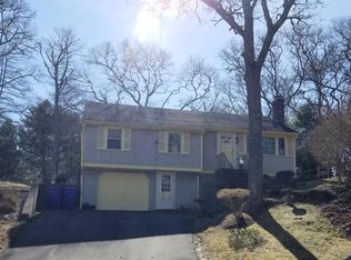 8 Observatory Ln, Bourne, MA 02532