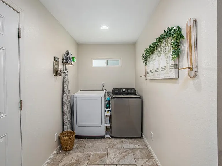 824 Hibiscus Dr — Photo 13
