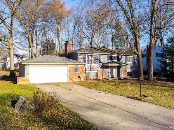 2428 Lanergan Dr, Troy, MI 48084