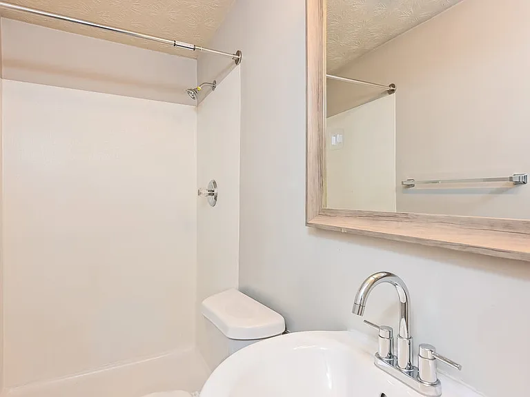1860 Suwanee Ridge Ct — Photo 10