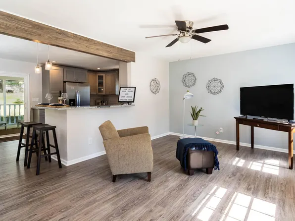 202 SW Maynard Rd, Cary, NC 27511