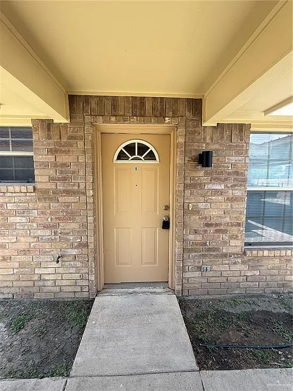 2 bed, 2.0 bath, 7280 sqft, $850 — Photo 2