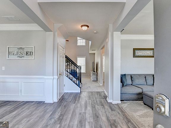 4th image of 734 Weller Path NE