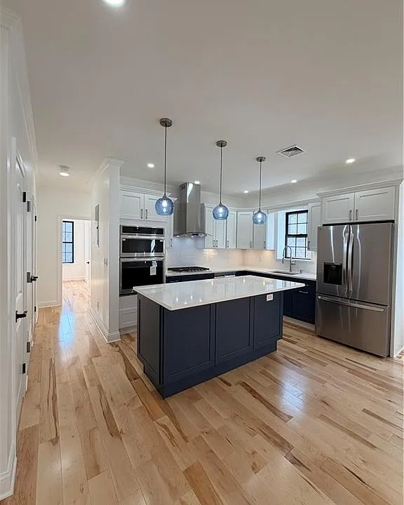 550 Jamaica Ave #1
