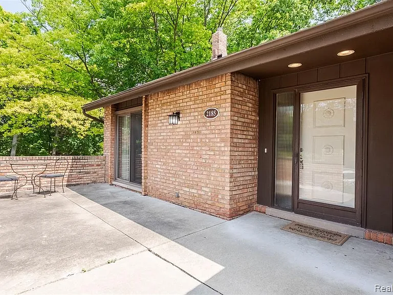 2185 Rhine Rd — Photo 30