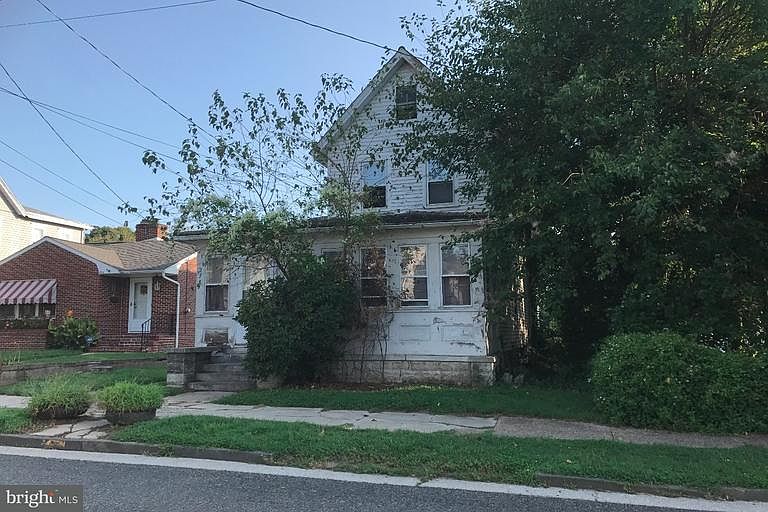 2nd image of 278 Grant St