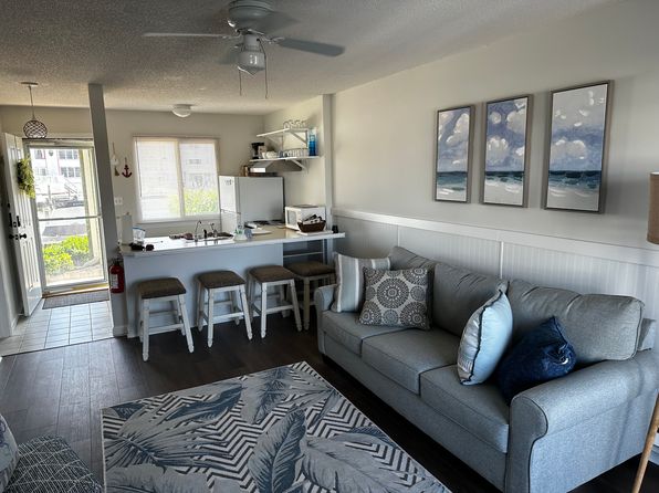 1919 Bay Blvd APT B13