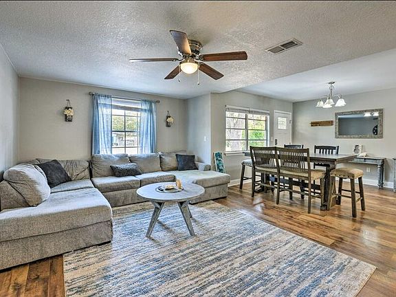 3rd image of 4 Spencer Ct
