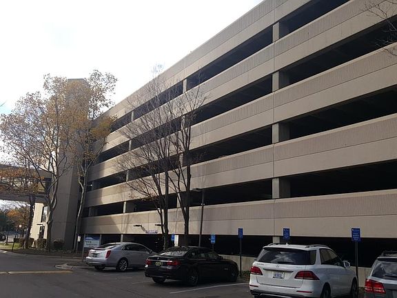 3rd image of 1001 W Jefferson Ave #300/5E