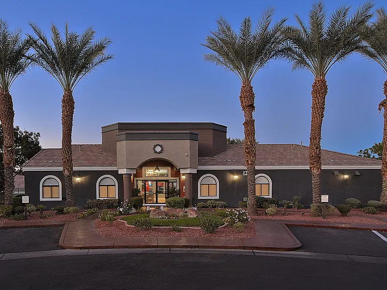 1290 W Horizon Ridge Pkwy — Photo 26