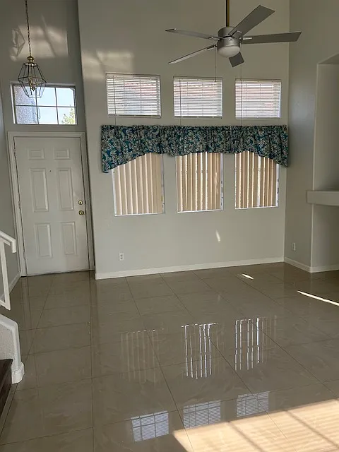 3 bed, 2.5 bath, 1368 sqft, $2,125 — Photo 2
