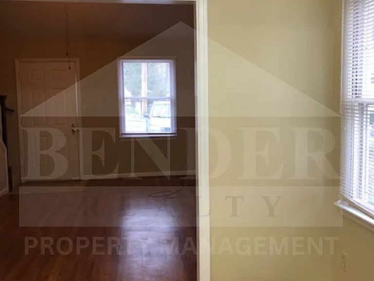 860-A/B Highland Ave NW — Photo 6