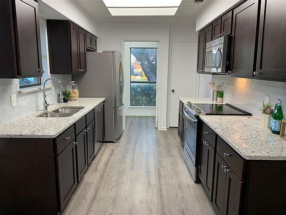 4th image of 1708 Meadowgate Dr
