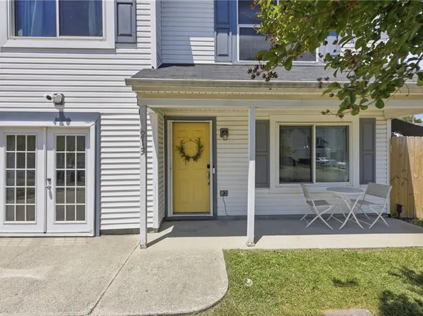 213 Jakes Ln, Newport News, VA 23608