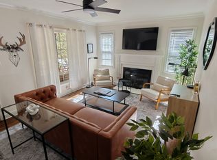 542 Ambassador St, Charlotte, NC 28208