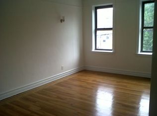 3174 42nd St #3, Astoria, NY 11103