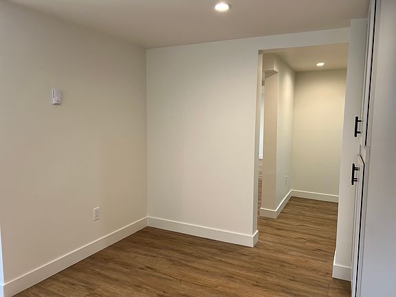4th image of 9025 5th Ave NE #B