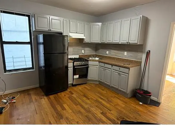 1217 Gilbert Pl APT 1F, Bronx, NY 10474