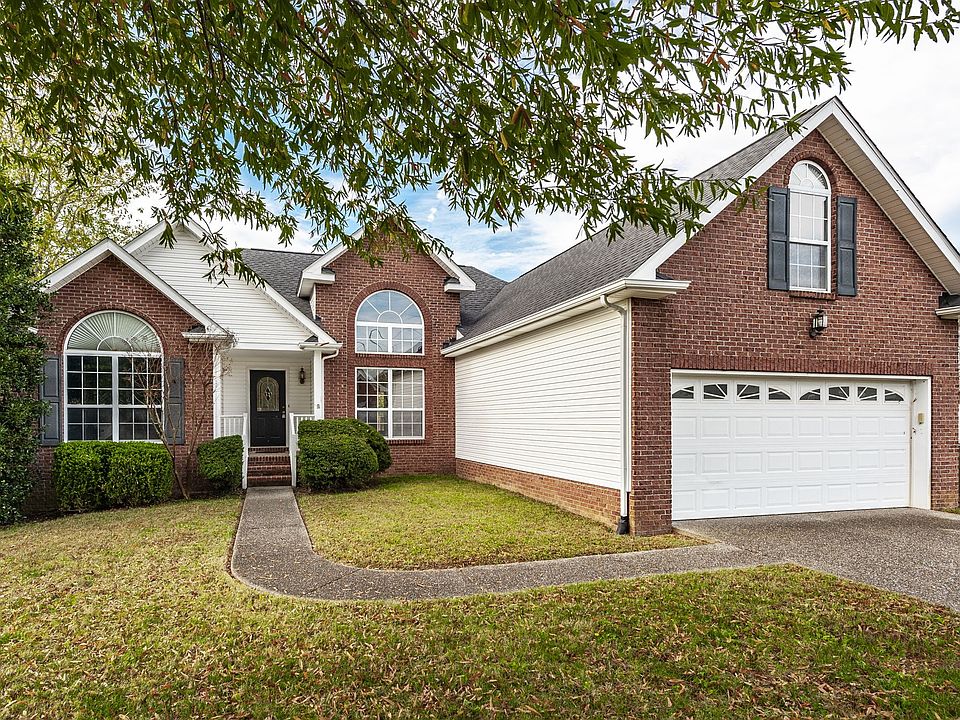 1st image of 320 Wexford Pl