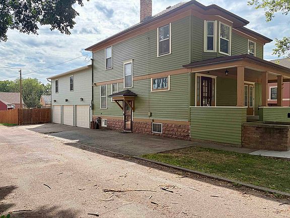 2nd image of 1010 Walnut St