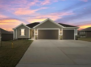 1708 Cottonwood Creek Ave, Kearney, MO 64060