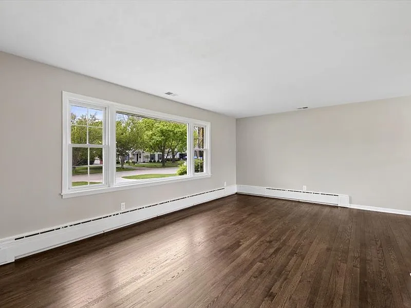 Building Photo - 619 Rockland Ave